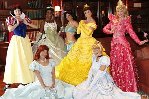 Топ 10 фактов о принцессах и персонажах парков ДиснеяВстреча с принцессами и персонажами в разных местах