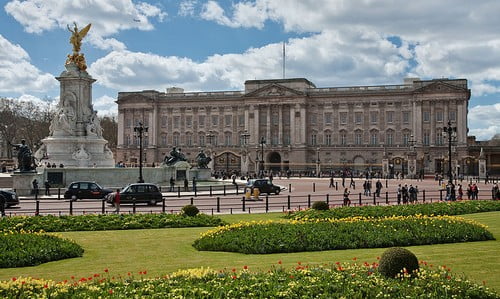10 самых красивых дворцов в миреБукингемский дворец Buckingham Palace