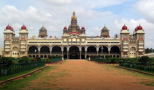 10 самых красивых дворцов в миреДворец Майсур Mysore Palace