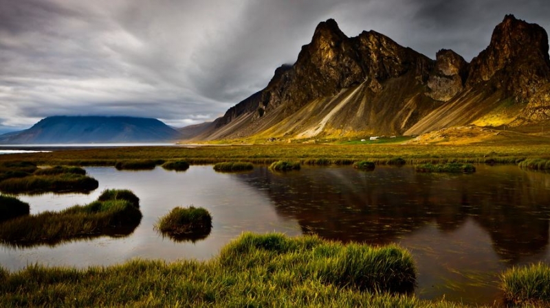 Хвальнес - исландский горный водоем Hvalnes – Iceland,s Mountain Pond
