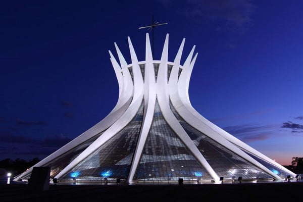Top 10 Самых Красивых Зданий По всему МируКафедральный собор Бразилиа Cathedral of Brasilia