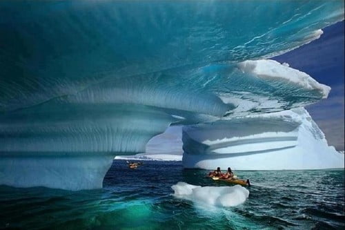 Топ 10 Самых Потрясающих Мест
Каяк в Ледниковом заливе, Аляска Kayak in Glacier Bay, Alaska