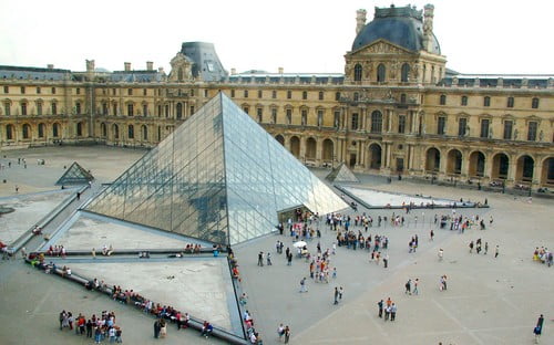 Топ 10 удивительные стеклянные зданий в миреПирамида Лувра, Париж Louvre Pyramid, Paris