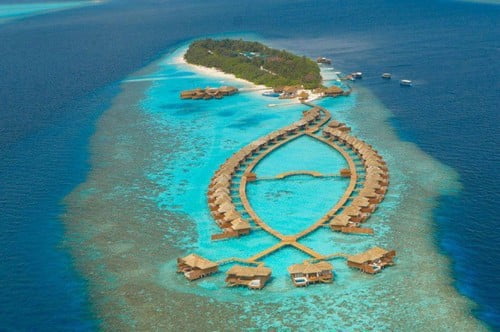 10 Потрясающих фотографий красивых мест по всему мируКурорты на Мальдивах - рай на земле