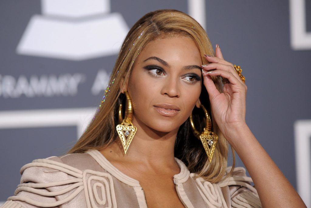 ТОП 10 Самые благотворительные знаменитости мираБейонсе Beyoncé