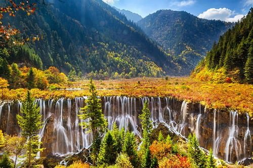 Топ-10 лучших мест для посещения в КитаеДолина Цзючжайгоу Jiuzhaigou Valley