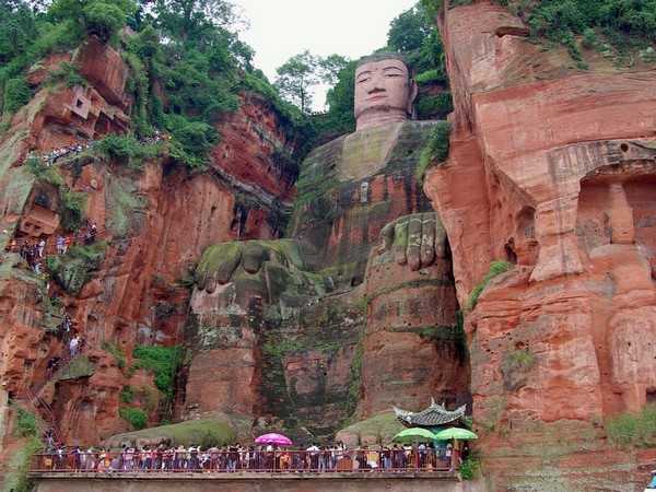 Топ-10 лучших мест для посещения в КитаеГигантский Будда в Лешане Leshan Giant Buddha