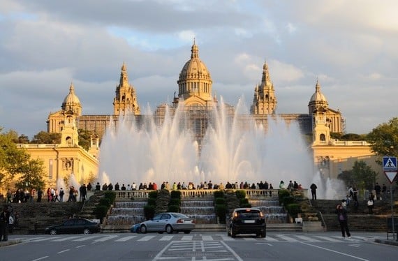 ТОП 10 самых потрясающих фонтанов в миреВолшебный фонтан Монжуика - Барселона, Испания Magic Fountain of Montjuic – Barcelona, Spain