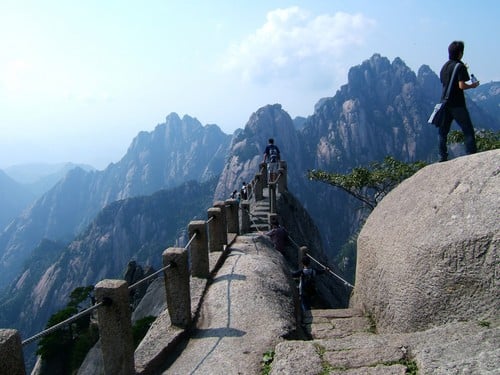 Топ-10 лучших мест для посещения в КитаеЖелтые горы The Yellow Mountains